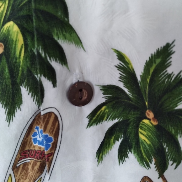 Authentic Hawaiian graphic boys button up shirt - Picture 4 of 8